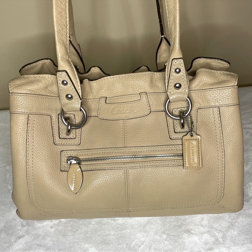 Coach Beige Leather Shoulder Bag